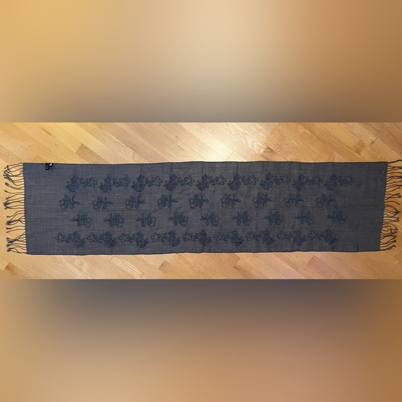 🇮🇹Vintage 100% Pure Wool/Lana Scarf by Ostinelli Como Italy | Floral 18” x 68” - Picture 4 of 17